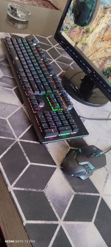Клавиатура Механическая с RGB подсветкой Клавиатура Механическая с RGB подсветкой