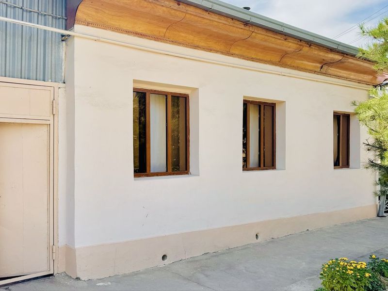 LABİZAH masjidi yaqinida HOVLİ JOY LABİZAH masjidi yaqinida HOVLİ JOY