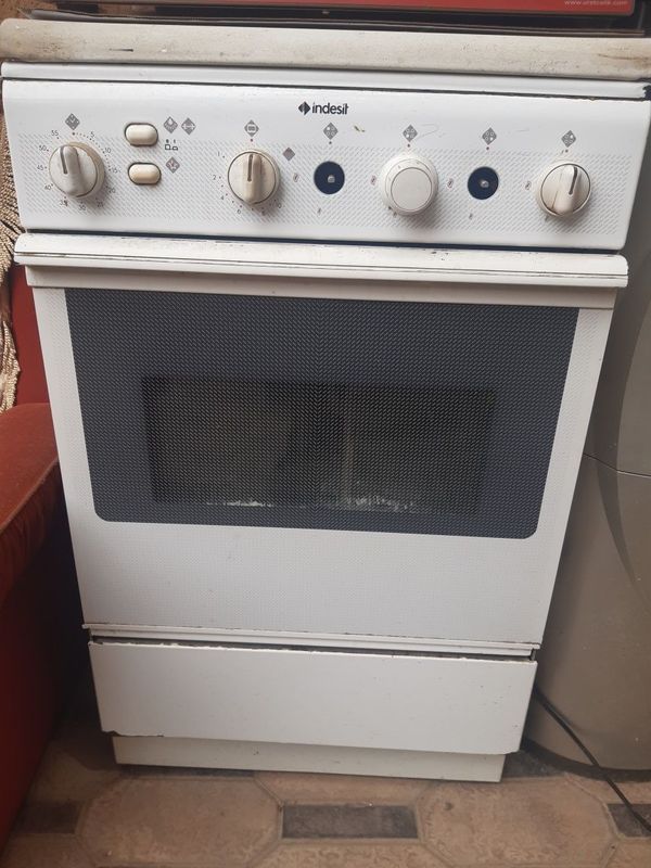 Indesit газ плита рабочий Indesit газ плита рабочий