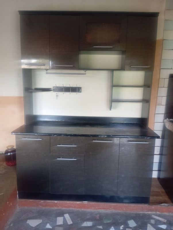 Kuxni mebel sotiladi xolati yaxshi Kuxni mebel sotiladi xolati yaxshi
