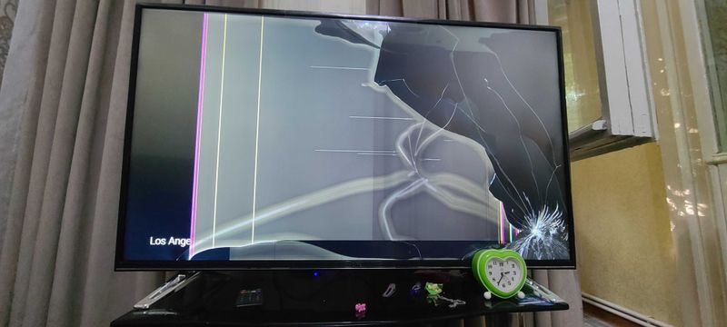 Artel TV 43 (smart emas,ekran almashtirib ishlatsa zo'r xolatda) Artel TV 43 (smart emas,ekran almashtirib ishlatsa zo'r xolatda)