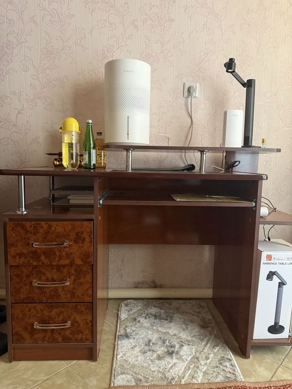 Продается стол / Стол сотилади Продается стол / Стол сотилади