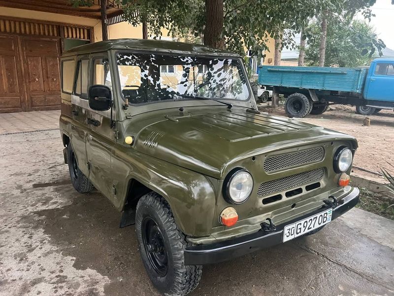 Uazik sotiladi surochniga