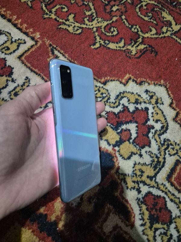 Samsung S 20. . . . . . Samsung S 20. . . . . .
