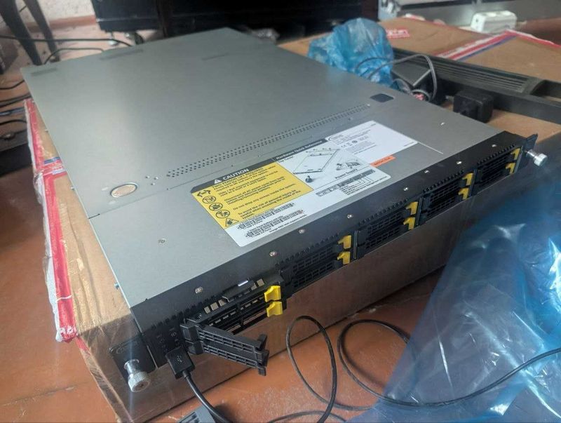 Gigabyte Relion XE1112 (серия R121-NO0) Gigabyte Relion XE1112 (серия R121-NO0)