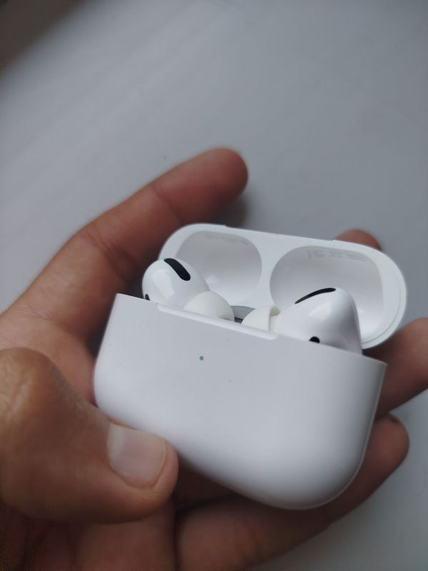 Prodam airpods pro 2 Prodam airpods pro 2