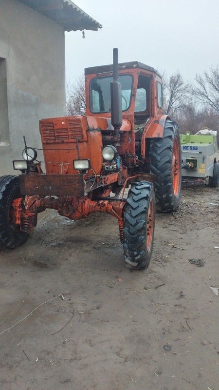 Traktor T40 va prespodborshik KY555