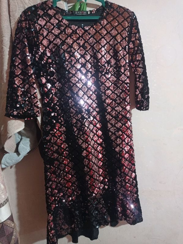 Bir marta kiyilgan holos qizlar Bir marta kiyilgan holos qizlar