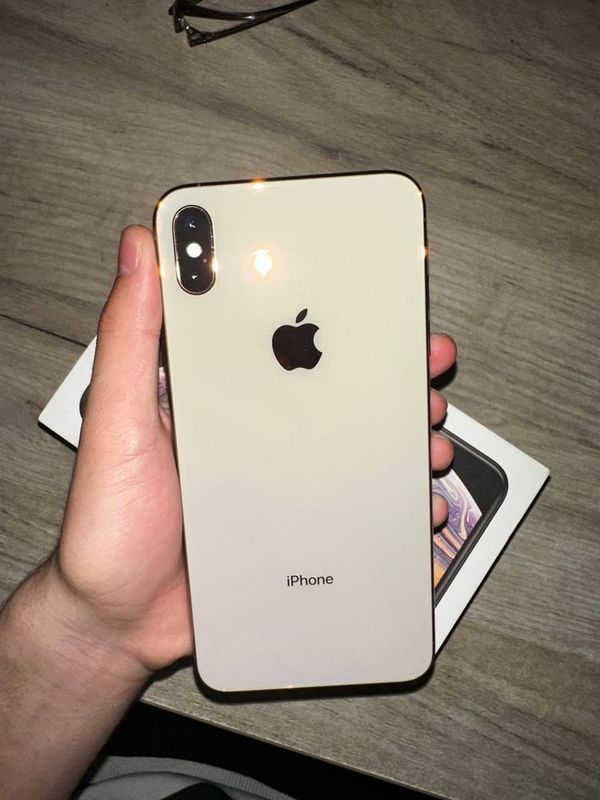 Iphone XsMax Gold 64gb Iphone XsMax Gold 64gb