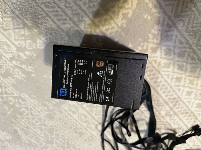 Продам блок питания 500w 80plus bronze Продам блок питания 500w 80plus bronze