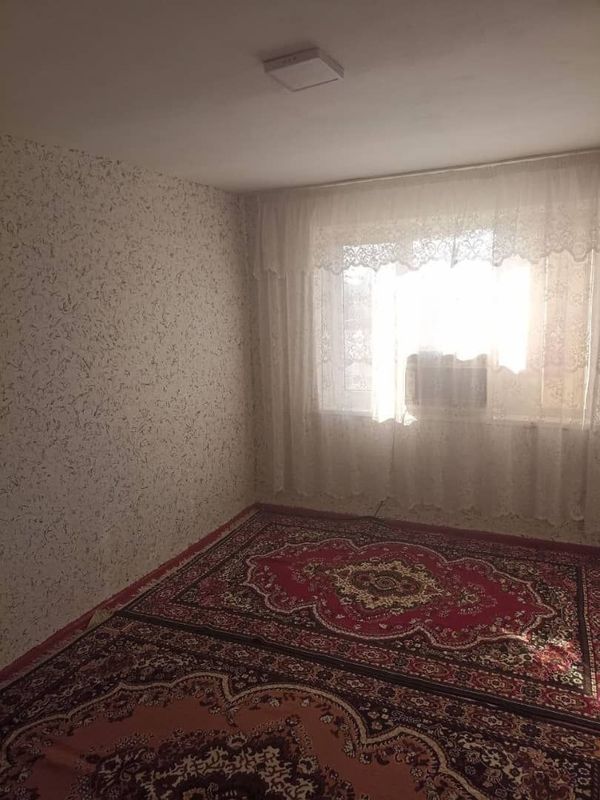 1 хоналик квартира ижарага берилади. Когон Шахар Умид кучаси