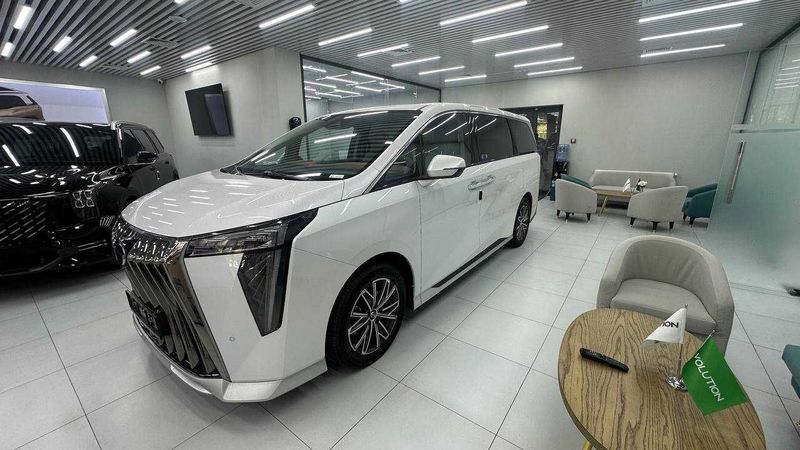GAC M8 элегантный минивэн с официальной гарантией GAC M8 элегантный минивэн с официальной гарантией