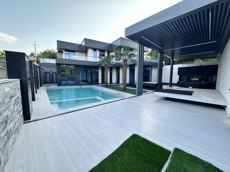 Villa Azure-роскошный апартамент, в стиле минимализма Villa Azure-роскошный апартамент, в стиле минимализма