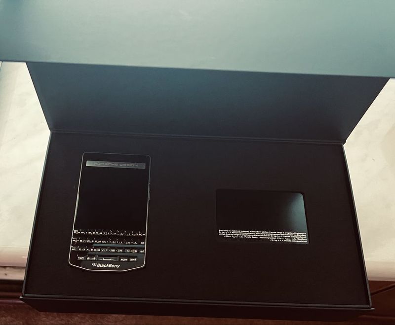 BlackBerry P'9983