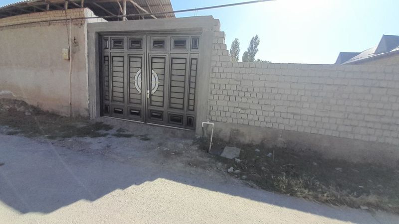 Uy sotiladi 11 sotixli 77 000 $ kelishiladi Uy sotiladi 11 sotixli 77 000 $ kelishiladi