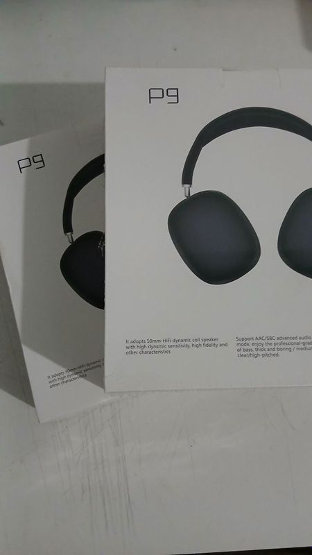 P9 Naushnik sotiladi