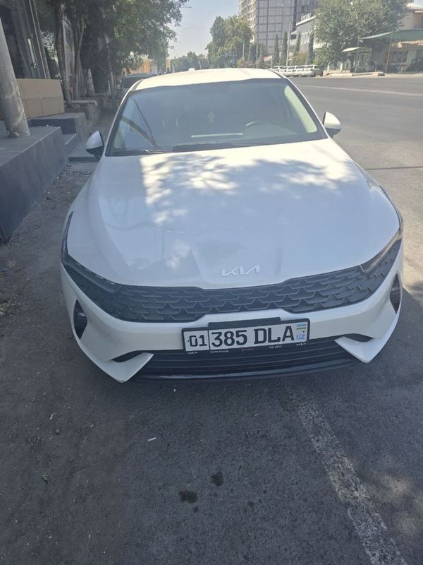 Срочно продается автомобиль KIA K5
