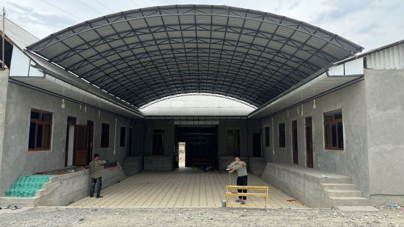 Контейнер ва бозор профилидан том, навес ва молхона куриб берамиз Контейнер ва бозор профилидан том, навес ва молхона куриб берамиз