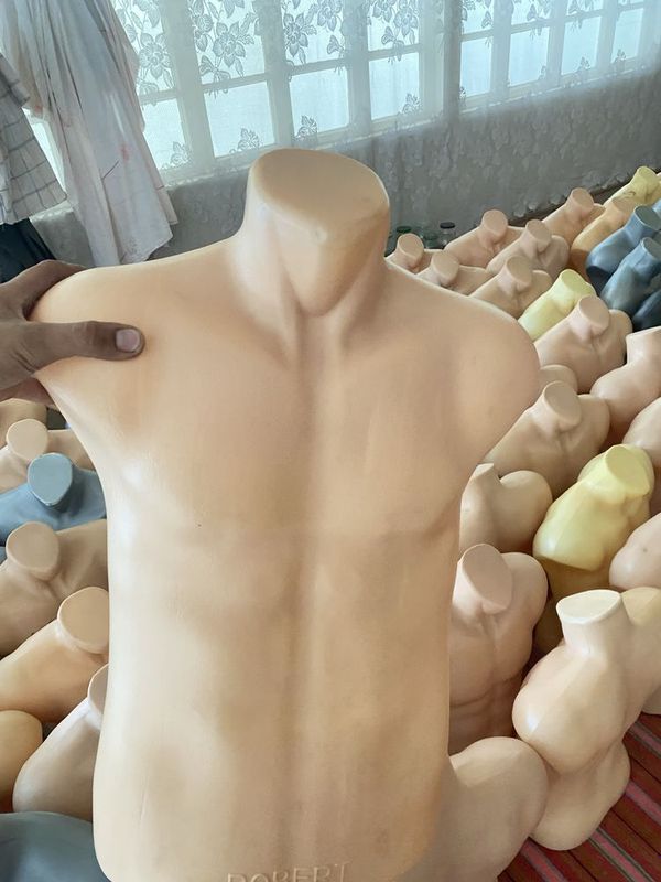 maniken sotiladi maniken sotiladi