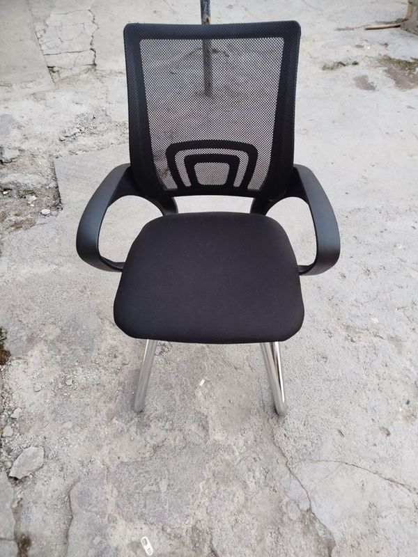 Stullar bor yangidek Stullar bor yangidek