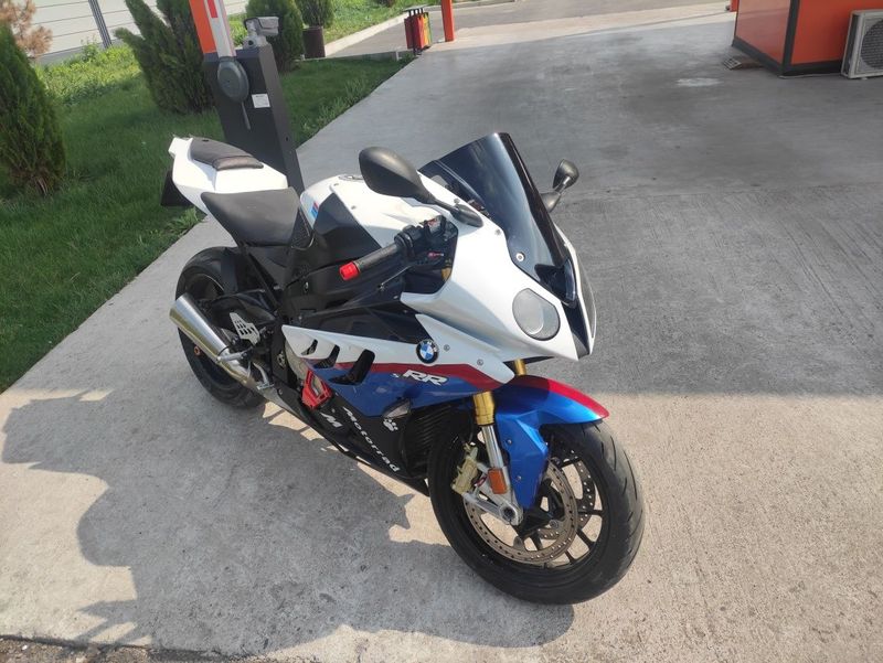 Продаю мотоцикл BMW S 1000RR Продаю мотоцикл BMW S 1000RR