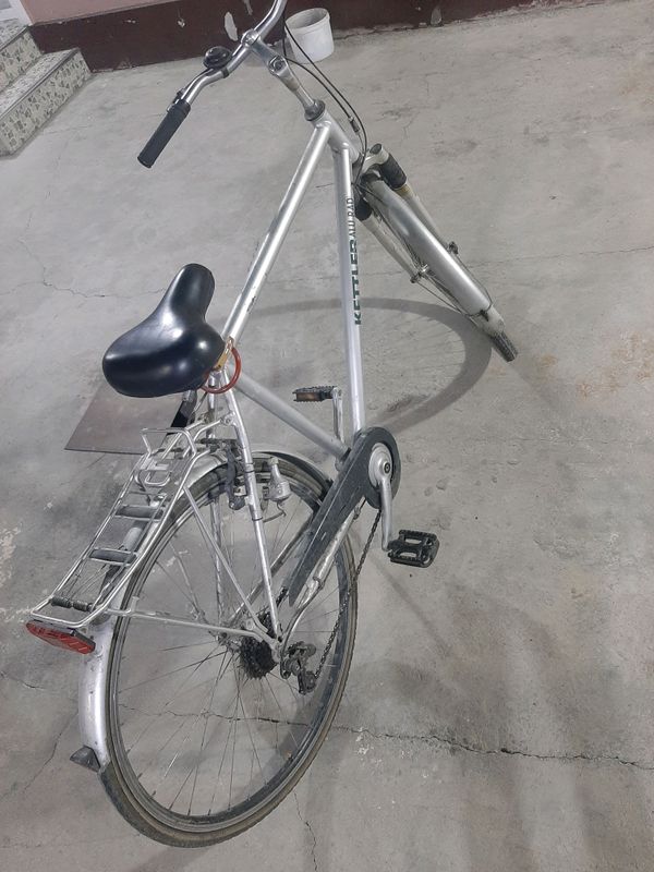 Velosiped tez sotiladi olegonlar tel qililar Velosiped tez sotiladi olegonlar tel qililar
