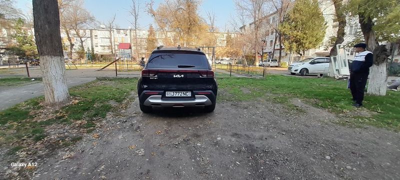 KIA SONET сотилади