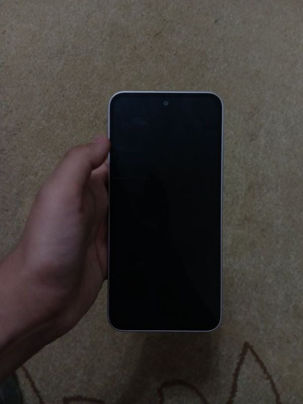Samsung A35 5G sotiladi srochna... Samsung A35 5G sotiladi srochna...
