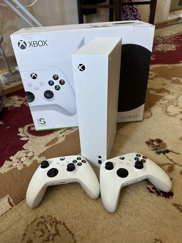 Продаю Xbox series S Продаю Xbox series S