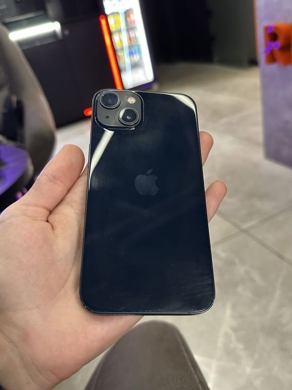 Продается Iphone 13