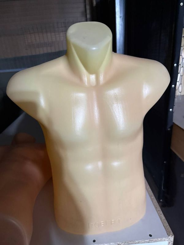Maniken sotiladi