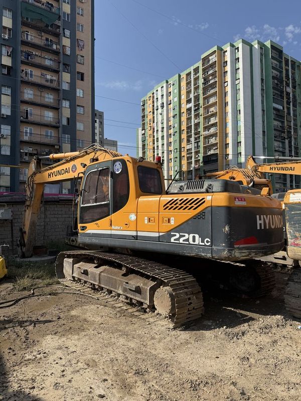 HYUNDAI R220LC 2011год