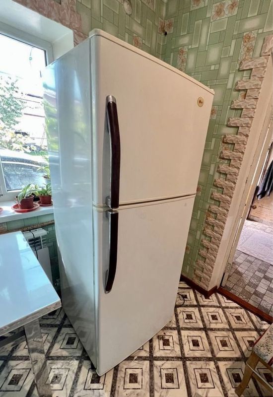 Срочно продается хололильник LG 400л в отличном состоянии