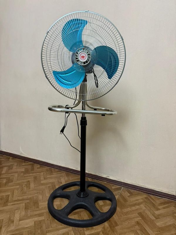 Вентилятор на ножке