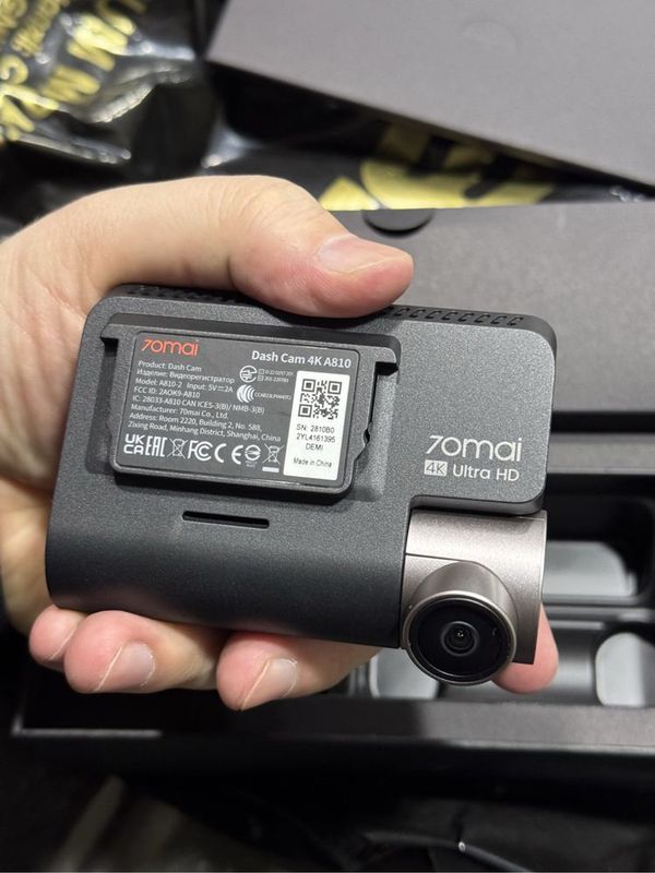 Продам видеорегистратор 4K xiaomi 70mai