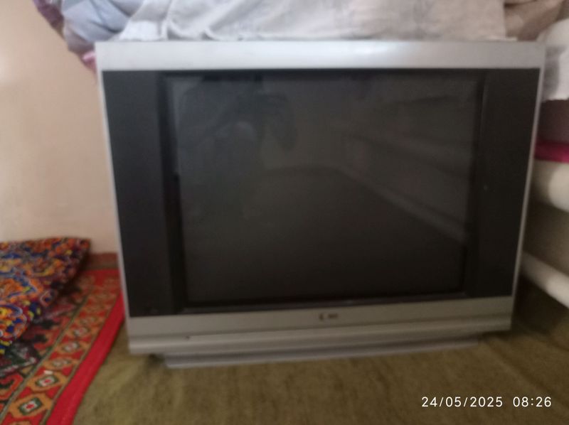 telifizor satiladi 500minga