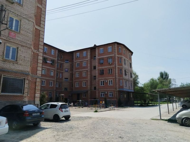 Yangiyolda Navastroyka dom srochna sotiladi Yangiyolda Navastroyka dom srochna sotiladi