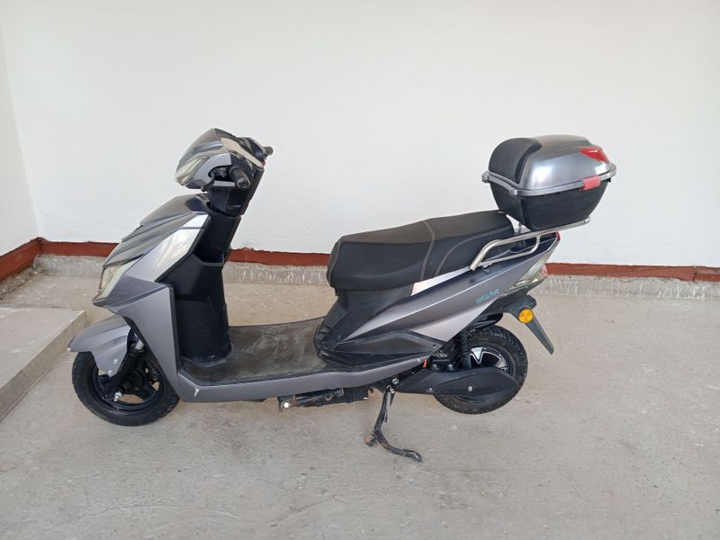 Bonvi elektr skuteri sotiladi