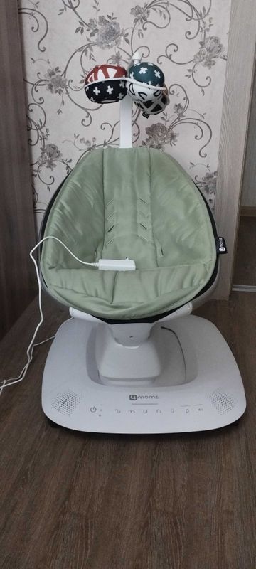 Электронное кресло качалка 4moms Электронное кресло качалка 4moms