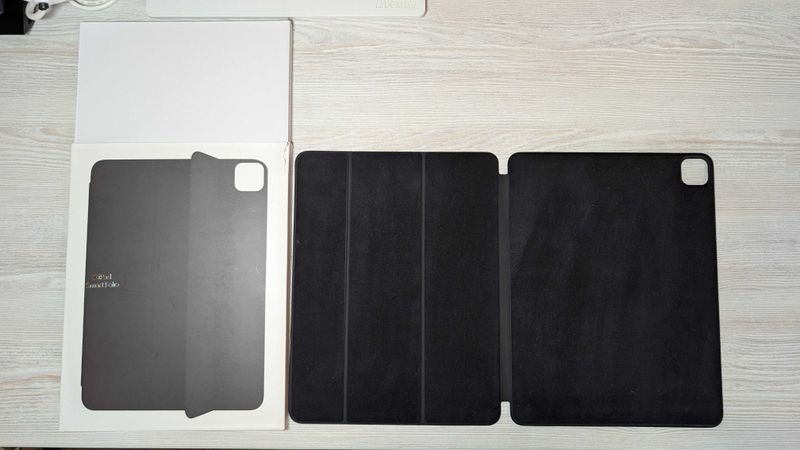 Оригинальный чехол Apple Smart Folio для iPad Pro 12.9" Оригинальный чехол Apple Smart Folio для iPad Pro 12.9"
