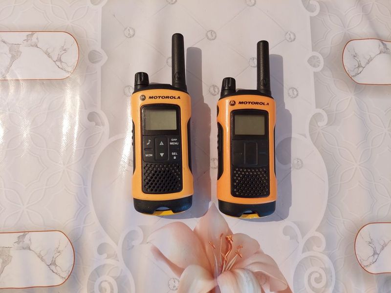 Продам рации MOTOROLA T80 Продам рации MOTOROLA T80