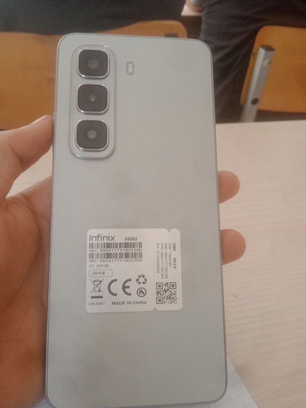 Xotira 256ga 16 batareya 5 ming holati ideal Xotira 256ga 16 batareya 5 ming holati ideal