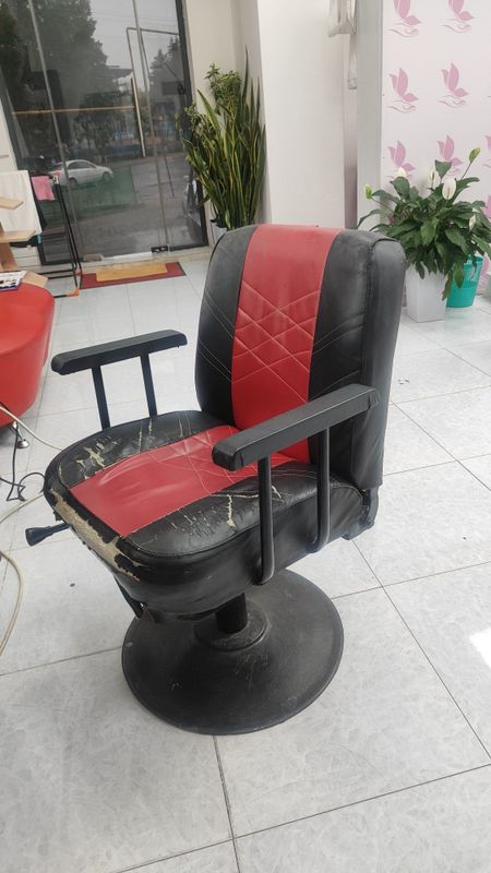 Salon uchun kreslo Salon uchun kreslo