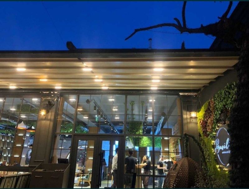 Pergola Kafe va restoran uylar uchun soyabon