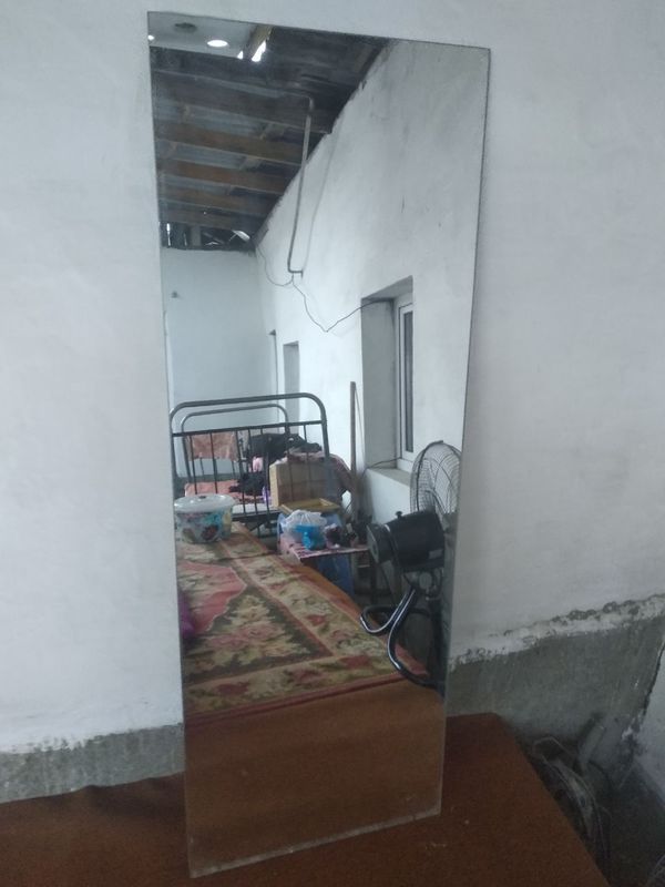 Ko'zgu oyna sotiladi Ko'zgu oyna sotiladi