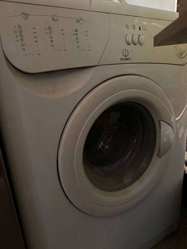 Стиральная машинка INDESIT Стиральная машинка INDESIT