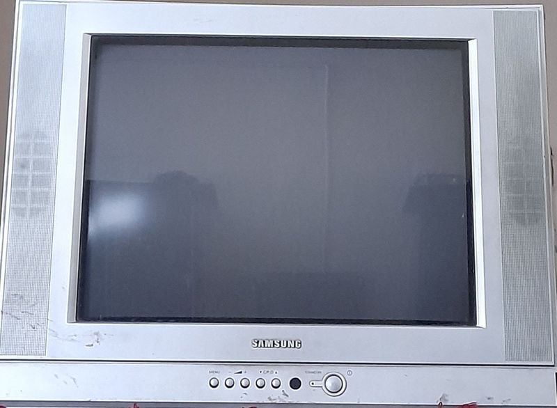 Televizor sotiladi. Televizor sotiladi.