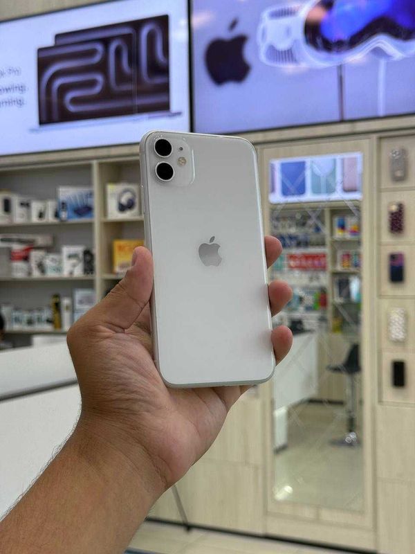 Apple Iphone 11 white Apple Iphone 11 white