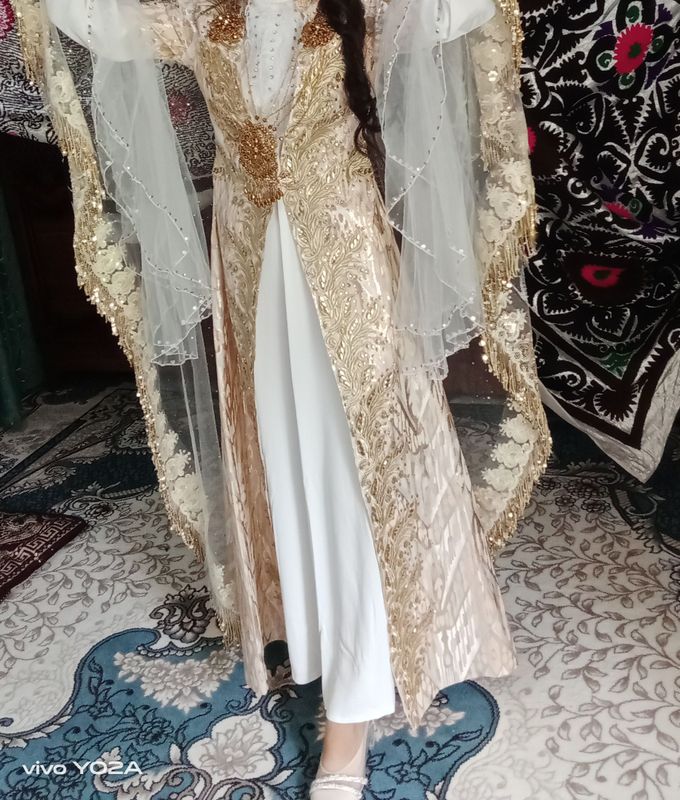 kelinlar uchun ansambil 1 marta kiyilgan