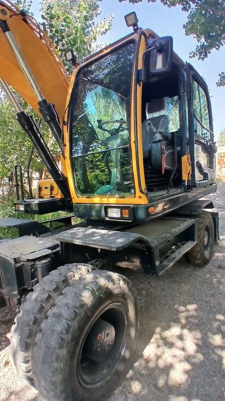 Ekskavator sotiladi